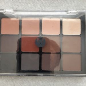 Viseart Neutral Mattes palette.